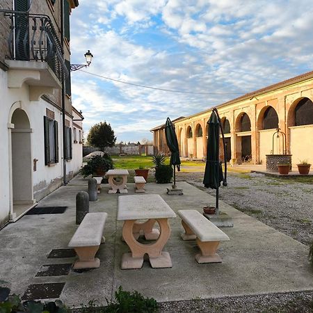 Volivia Relais Bed & Breakfast Pegognaga Bagian luar foto